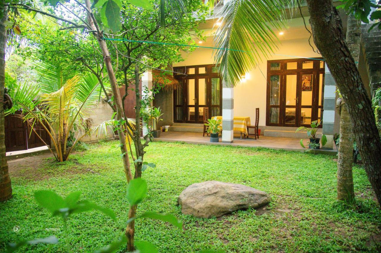 Sunliya Resort Тангалла Экстерьер фото