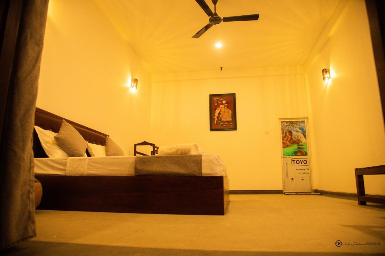 Sunliya Resort Тангалла Экстерьер фото