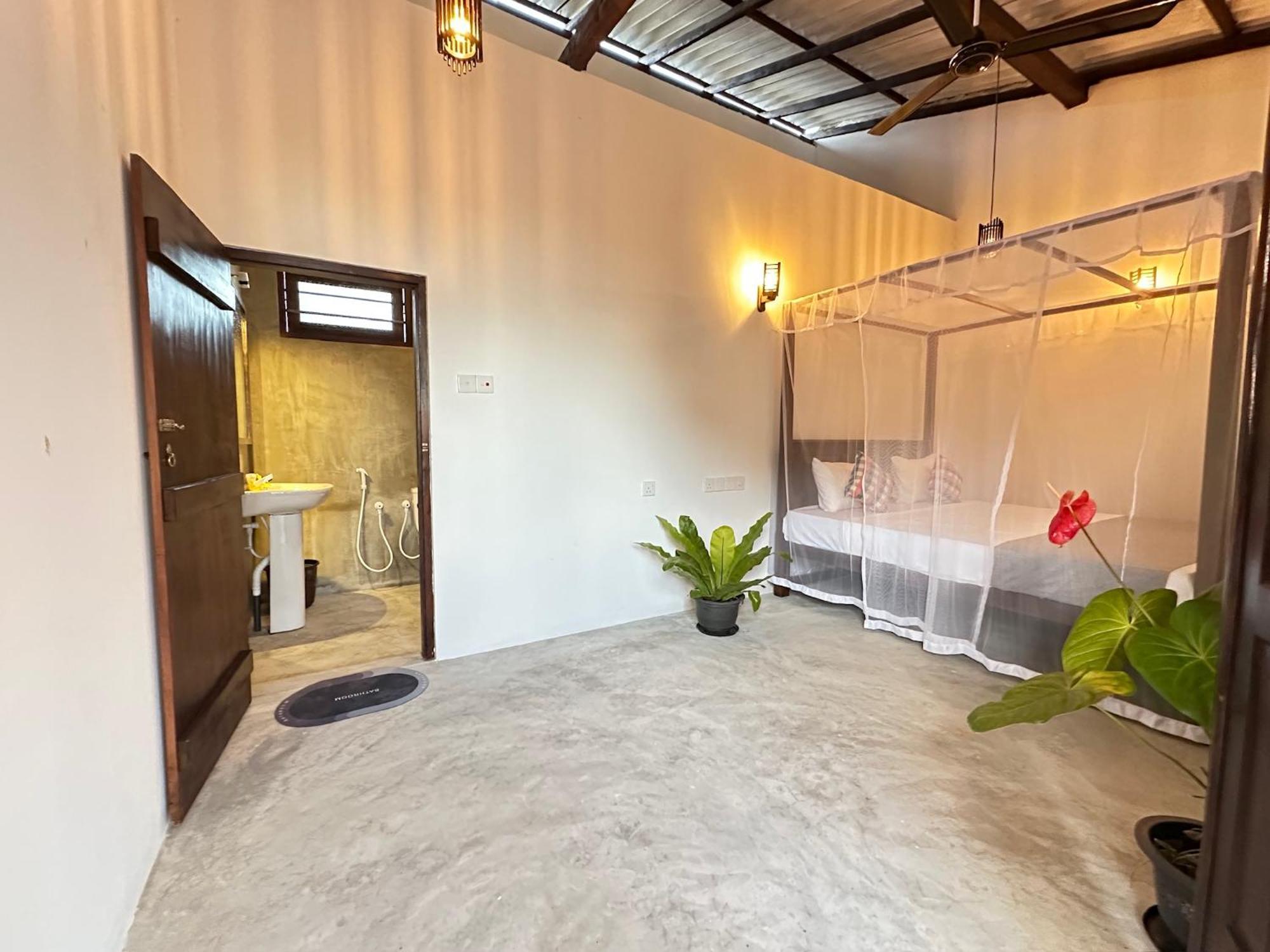 Sunliya Resort Тангалла Экстерьер фото