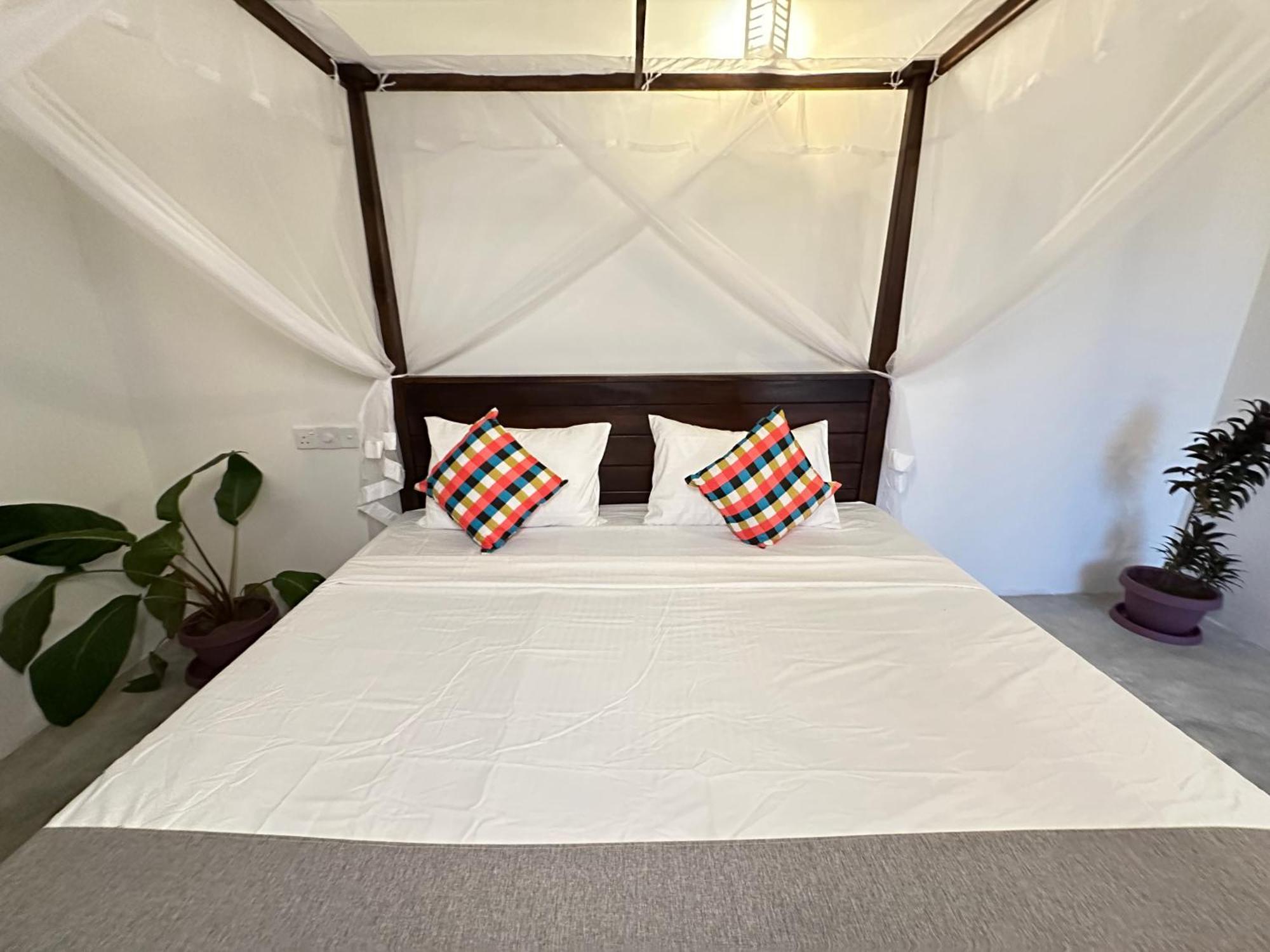 Sunliya Resort Тангалла Экстерьер фото