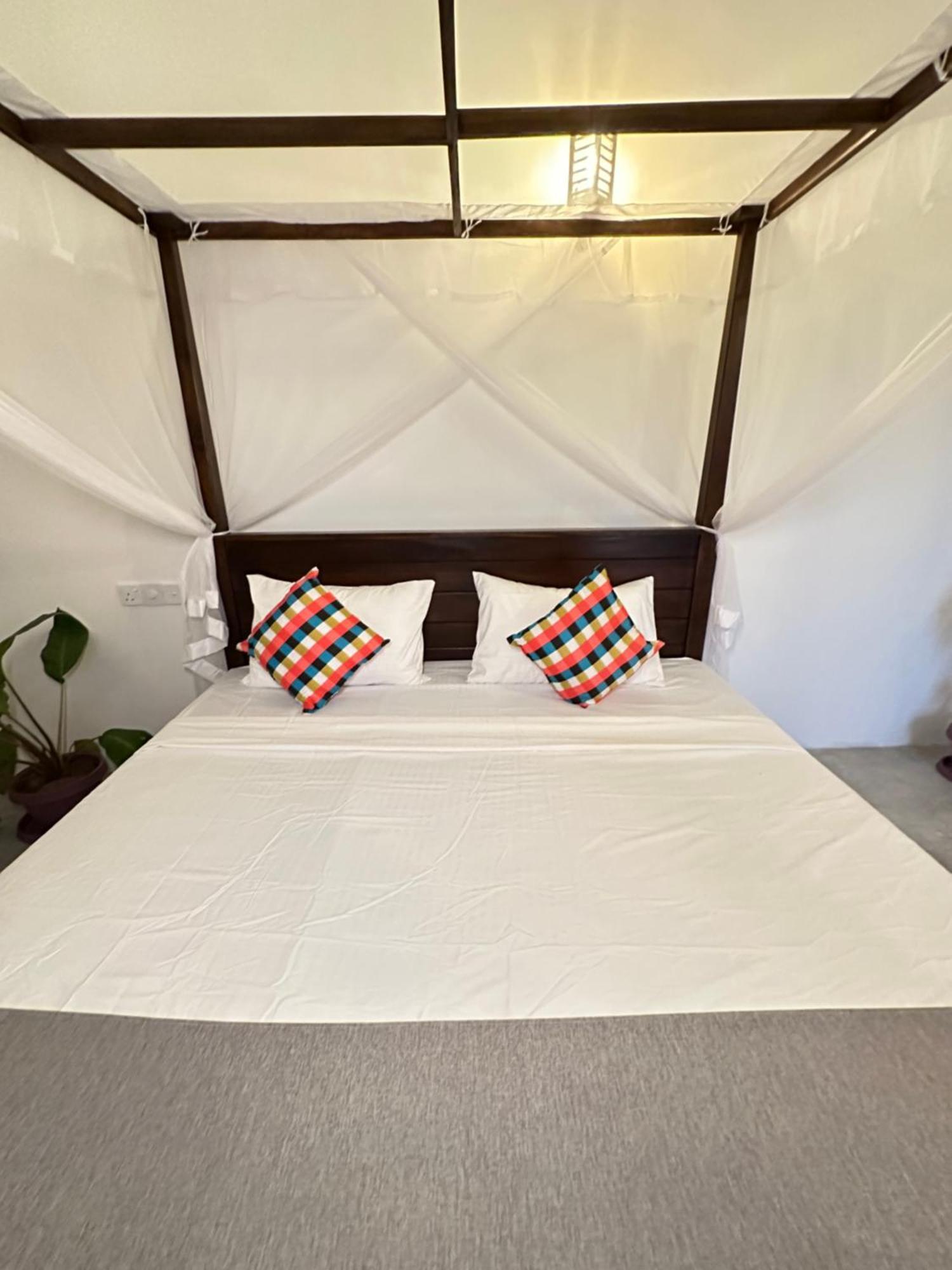 Sunliya Resort Тангалла Экстерьер фото