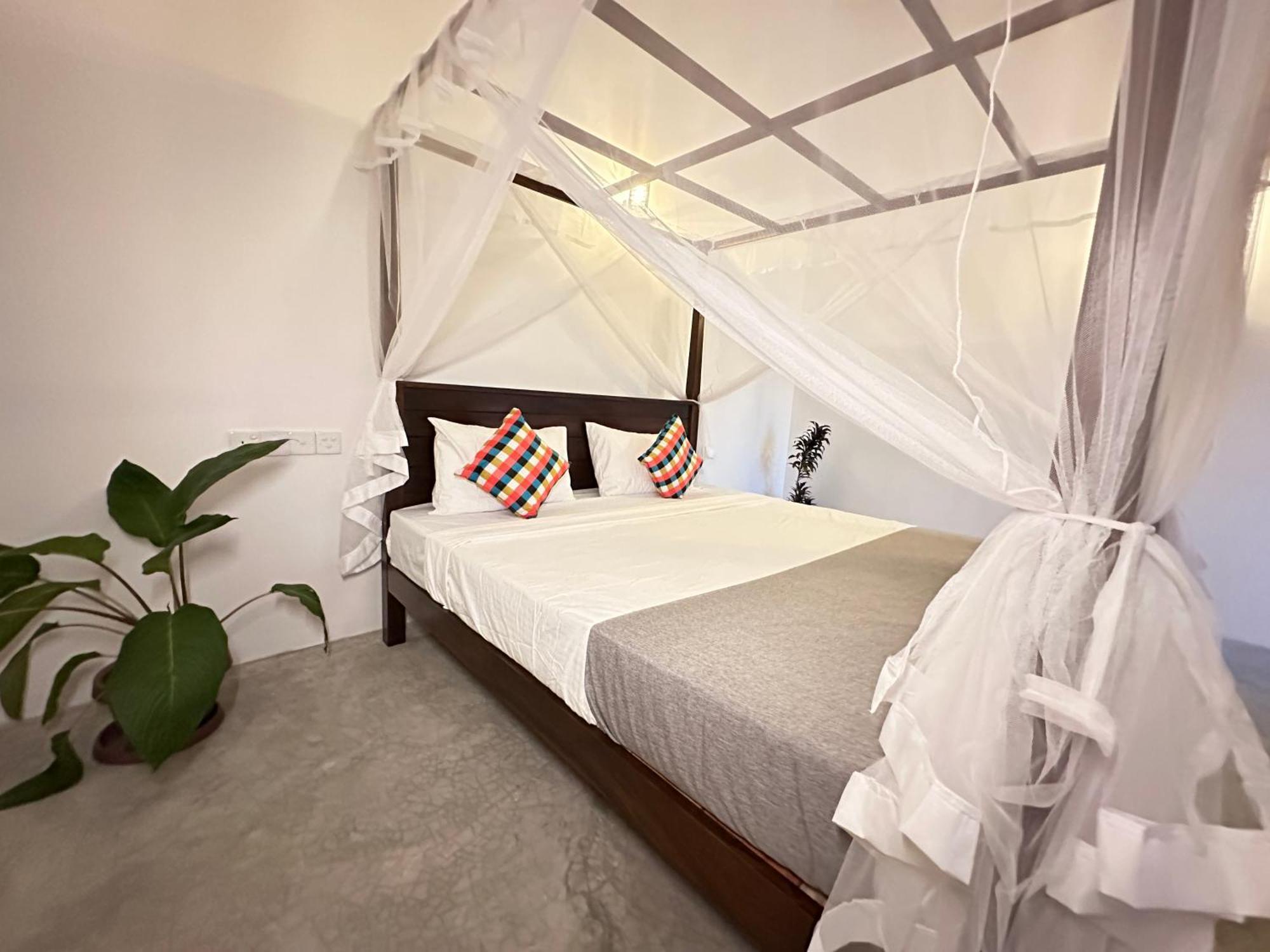 Sunliya Resort Тангалла Экстерьер фото