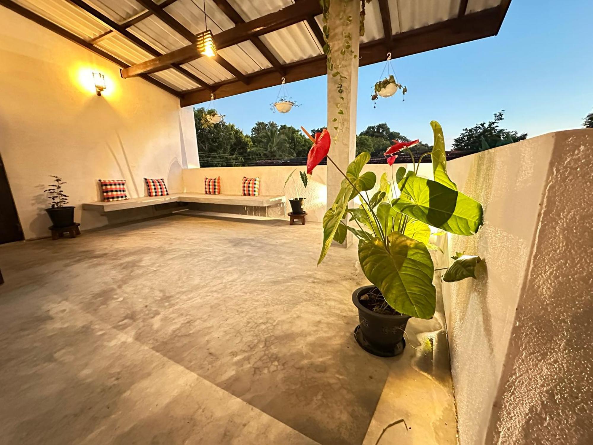 Sunliya Resort Тангалла Экстерьер фото