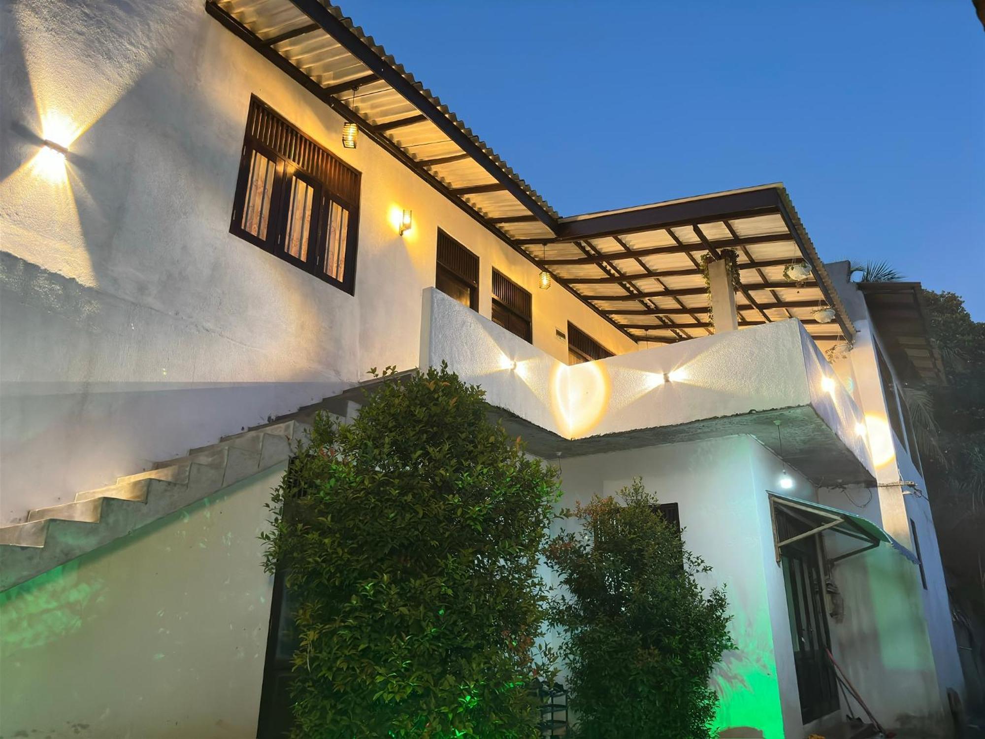 Sunliya Resort Тангалла Экстерьер фото