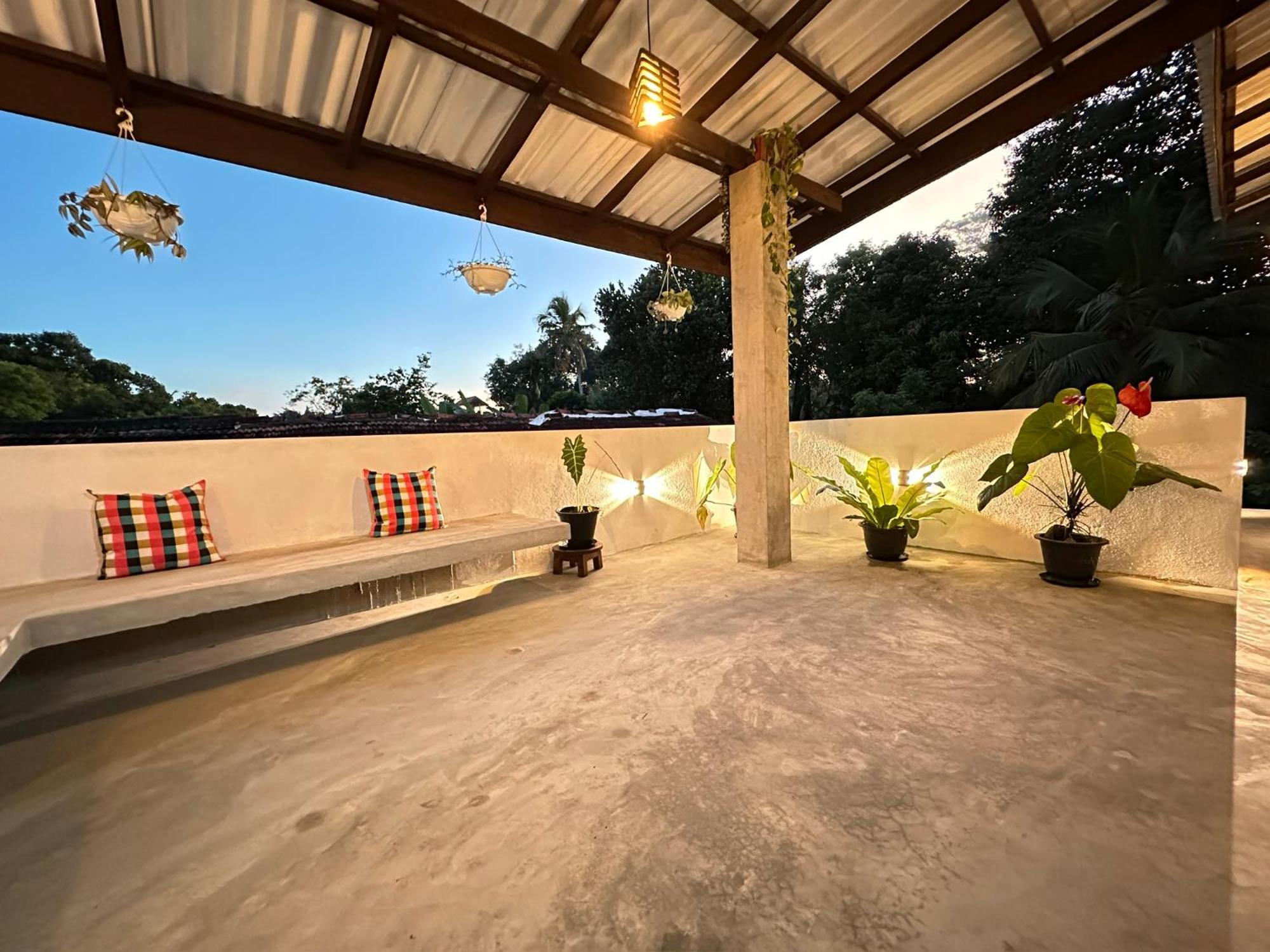 Sunliya Resort Тангалла Экстерьер фото