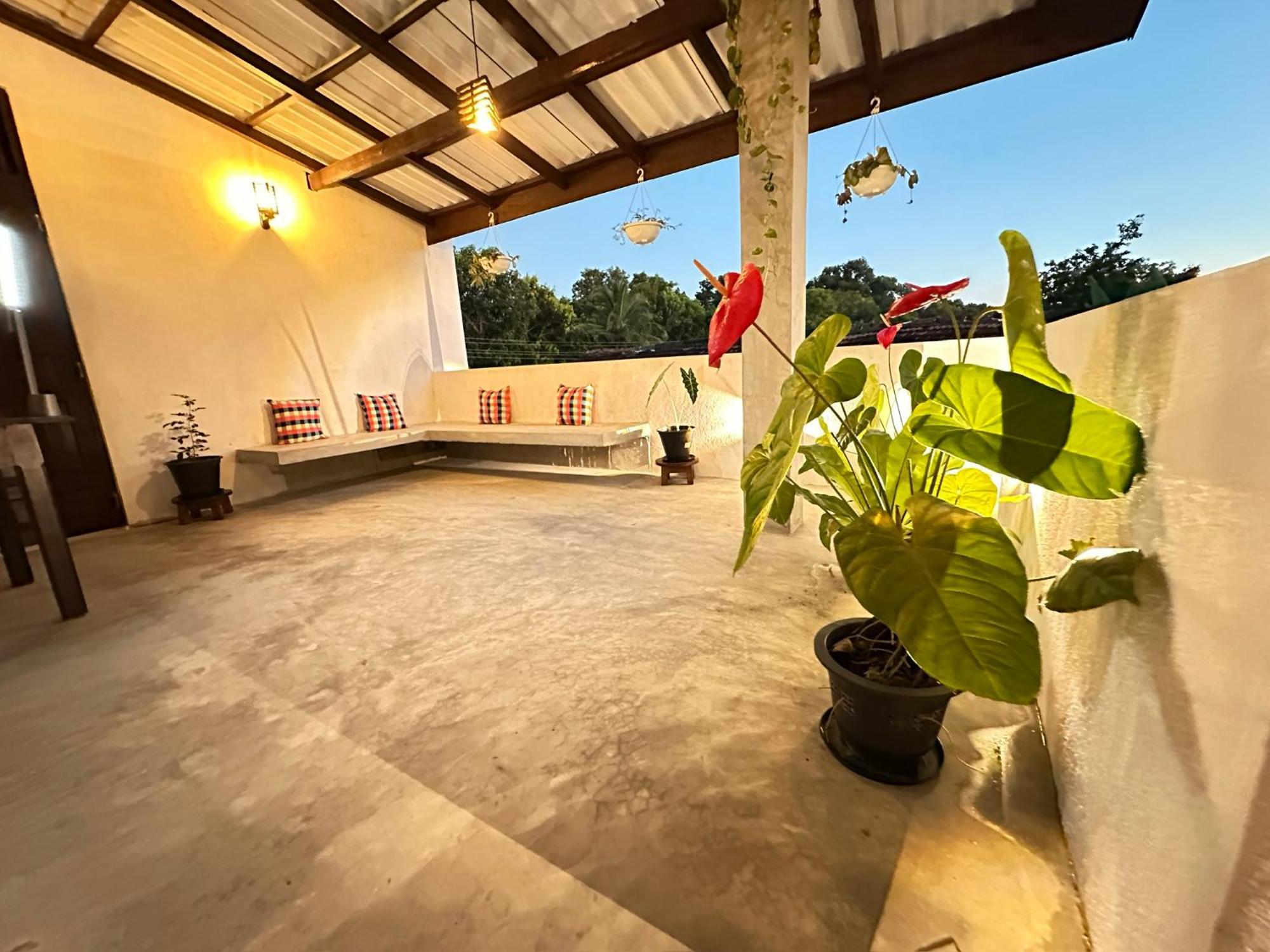 Sunliya Resort Тангалла Экстерьер фото