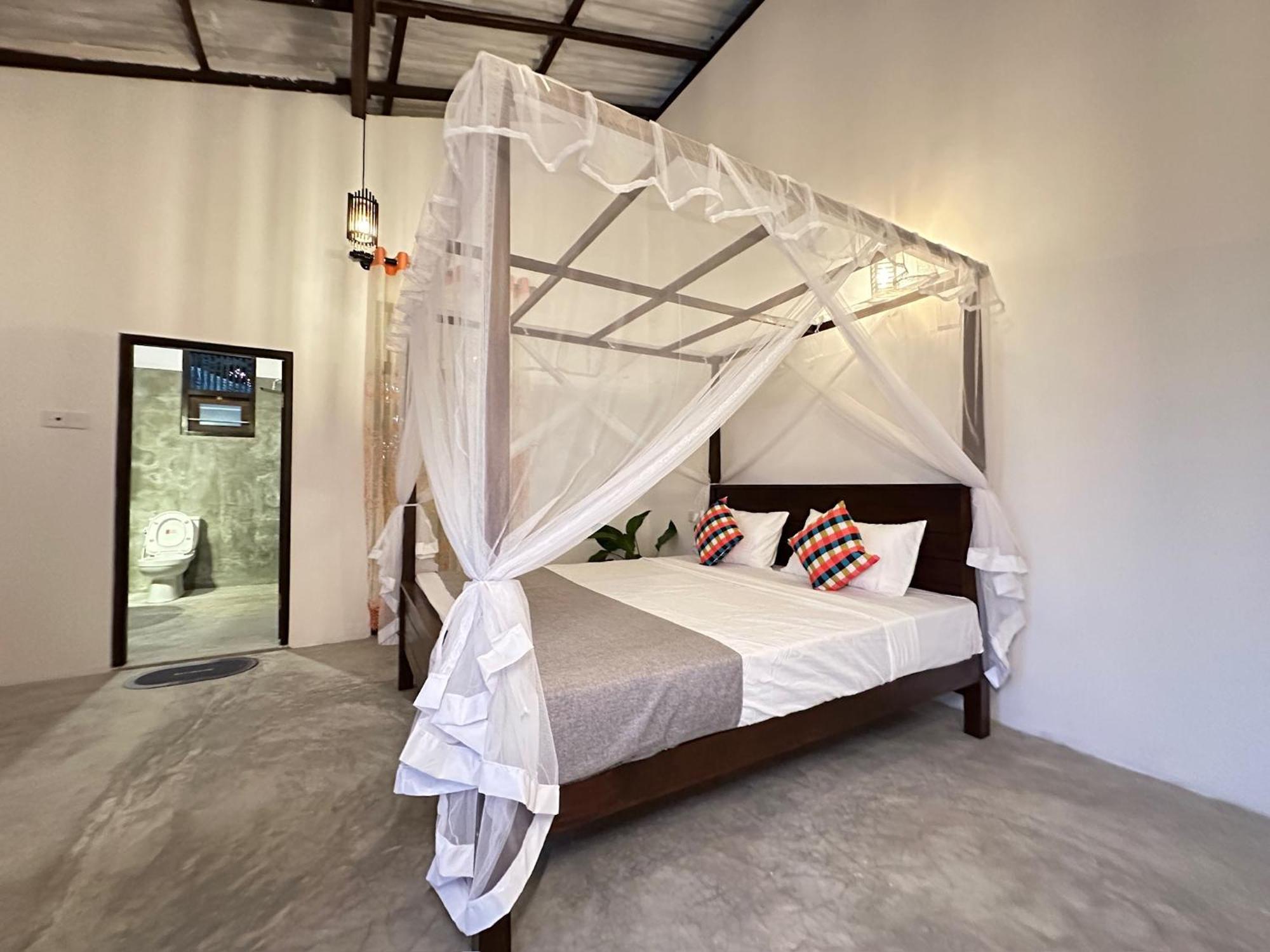 Sunliya Resort Тангалла Экстерьер фото