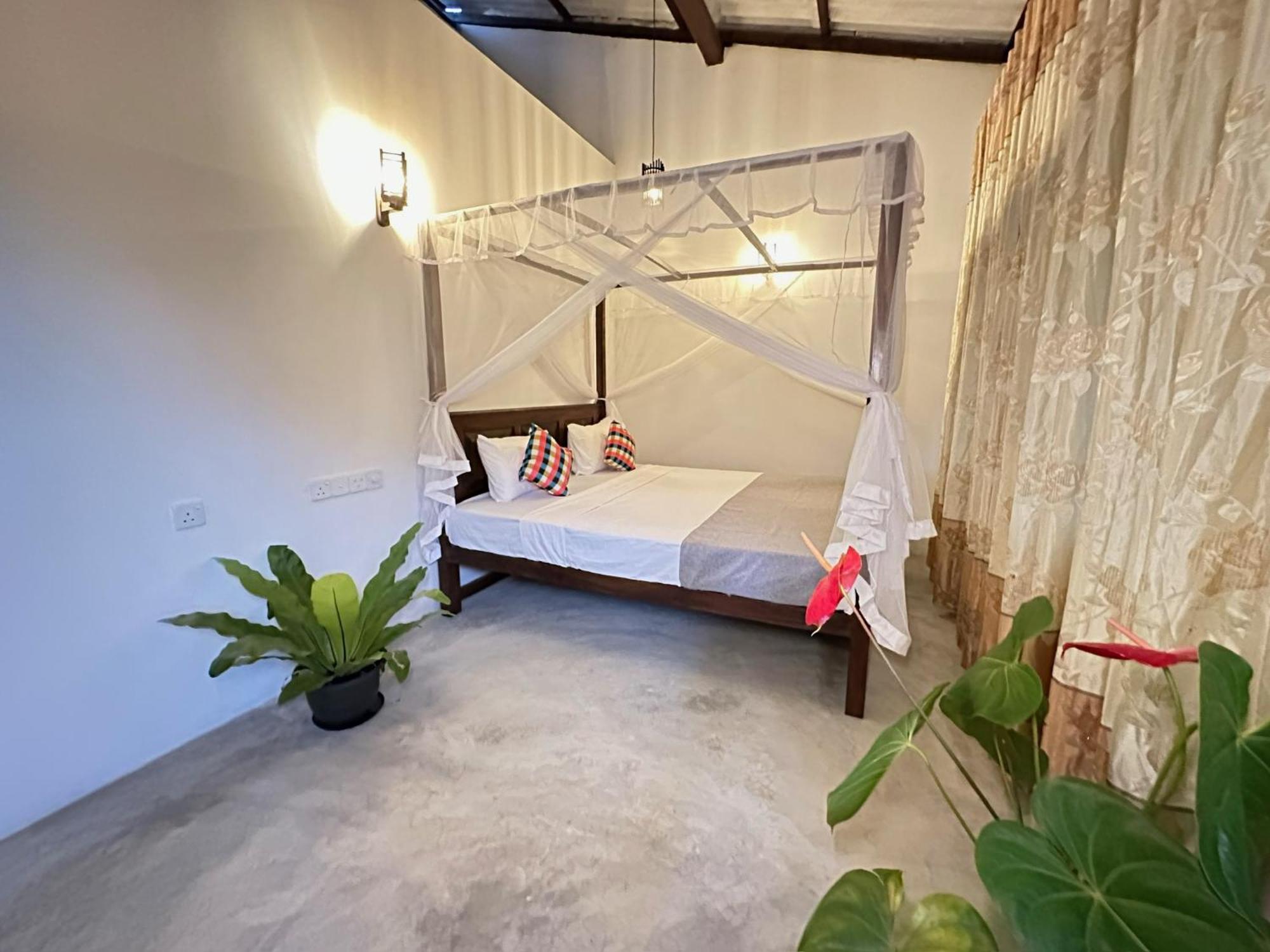 Sunliya Resort Тангалла Экстерьер фото