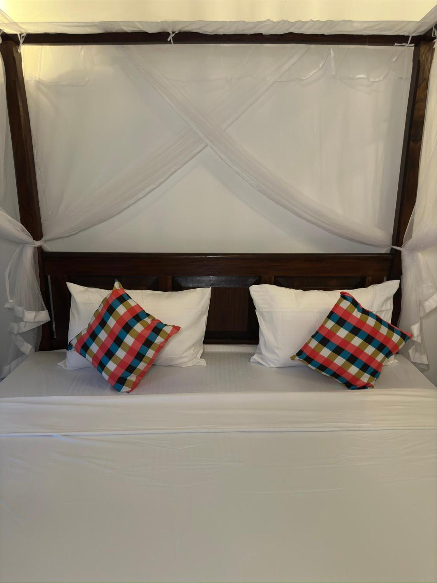 Sunliya Resort Тангалла Экстерьер фото