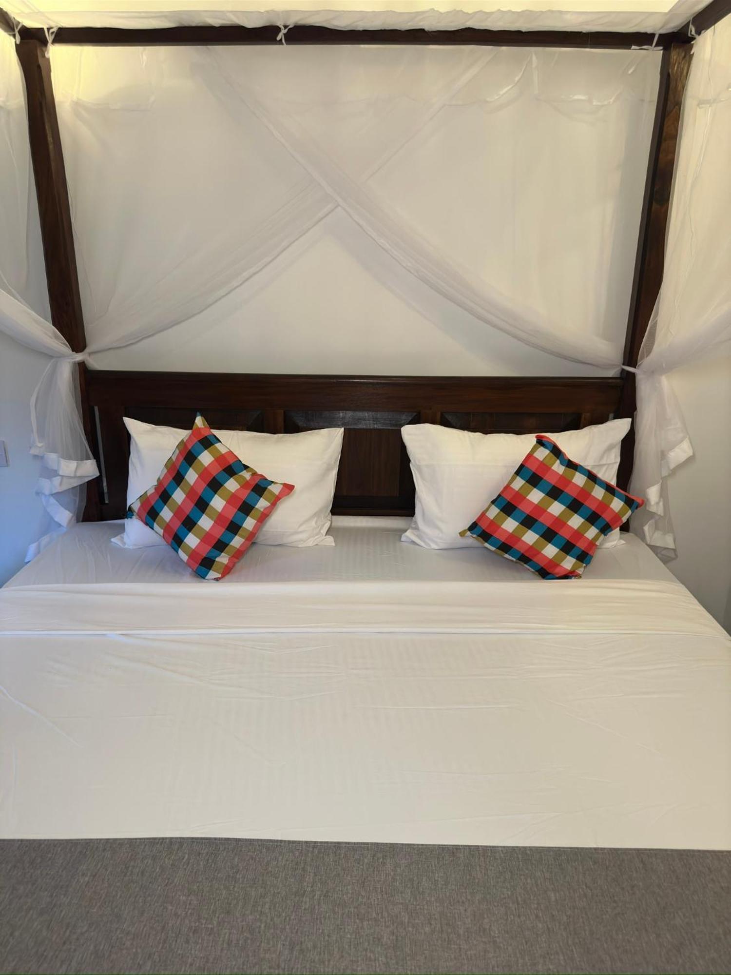 Sunliya Resort Тангалла Экстерьер фото