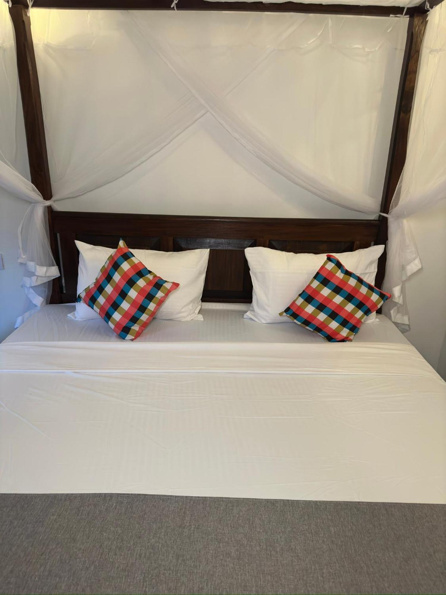 Sunliya Resort Тангалла Экстерьер фото